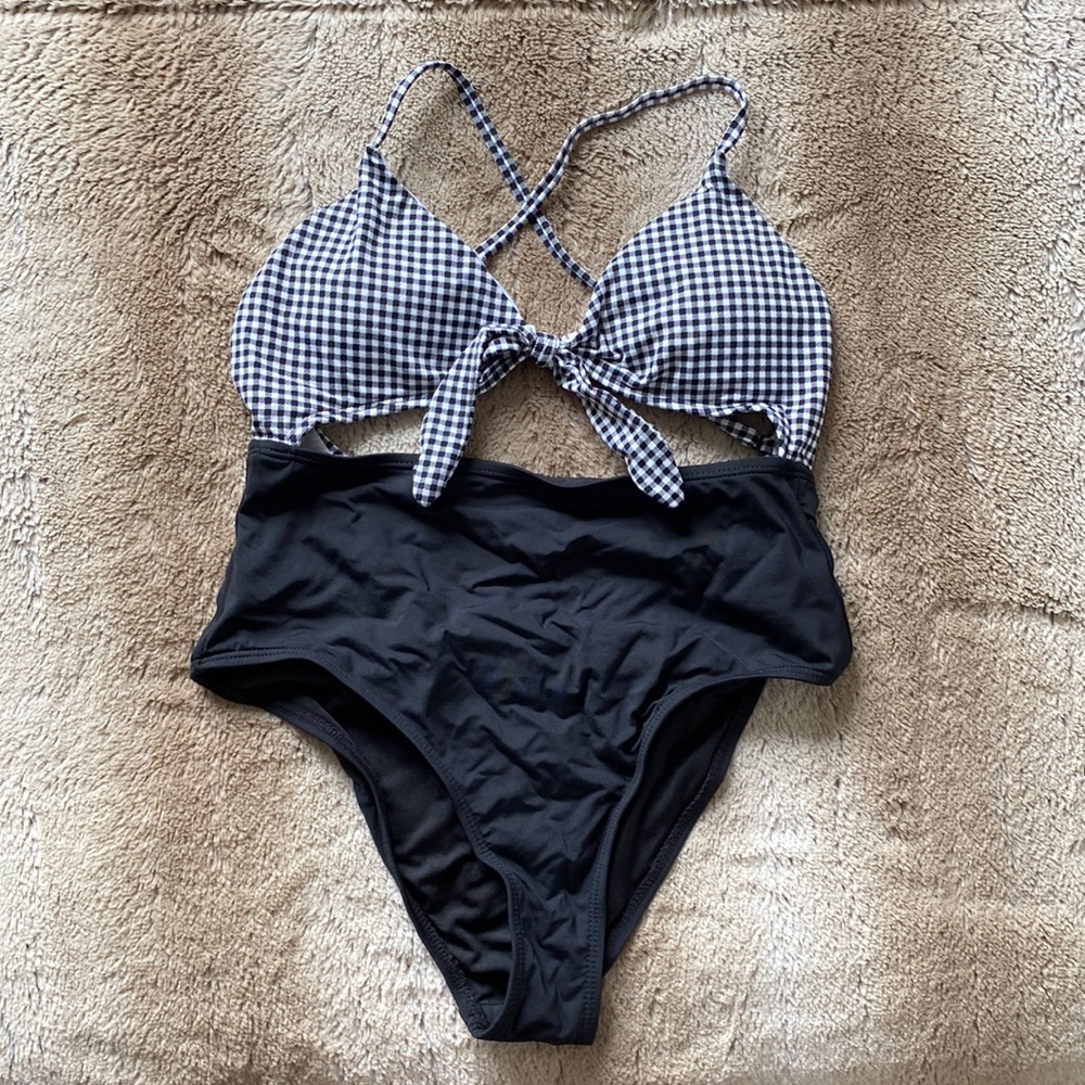 One piece bathing suit